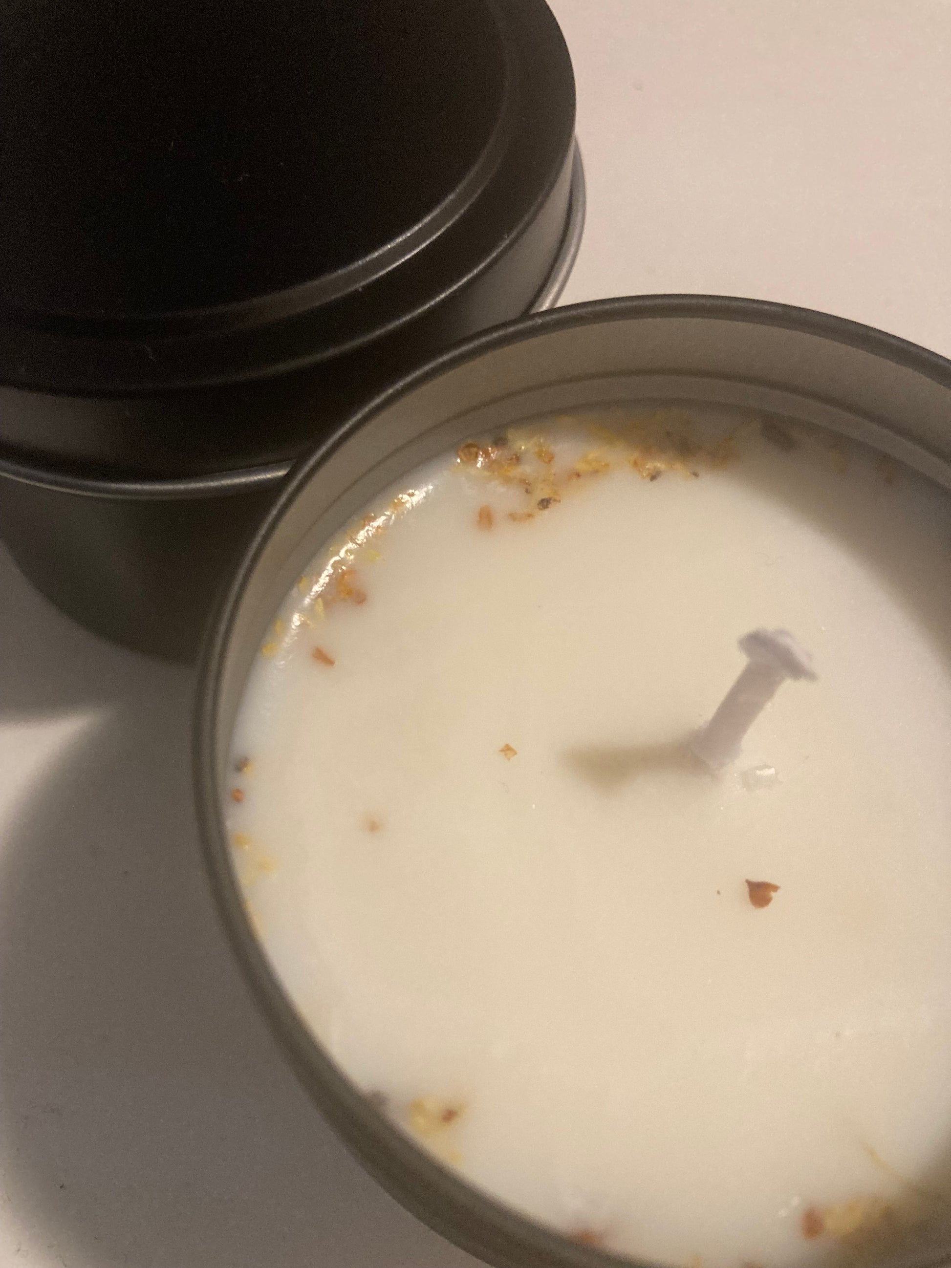 4oz Scented Kpop Candle: Ppigeudeok (NCT127)
